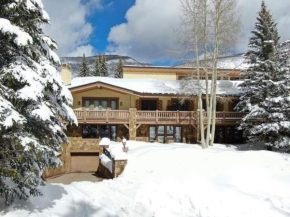 Penthouse with Panoramic Views of Vail Mountain and the Gore Range